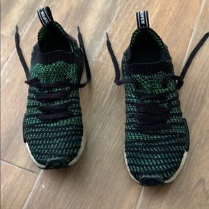 nmd r1 stlt pk green